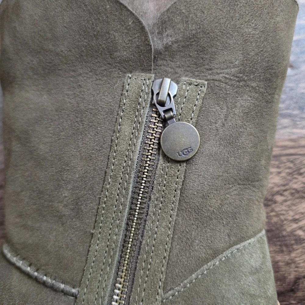 UGG Bailey Zip Short Boots Womens 8-9 Olive Green Suede Shearling Lined Winter